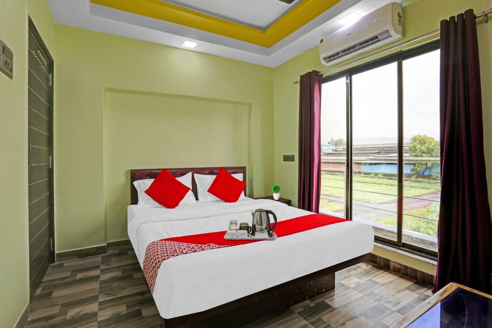 Hotel O Om Sai Residency Lodging And Boarding Taloje Budrukh Eksteriør billede